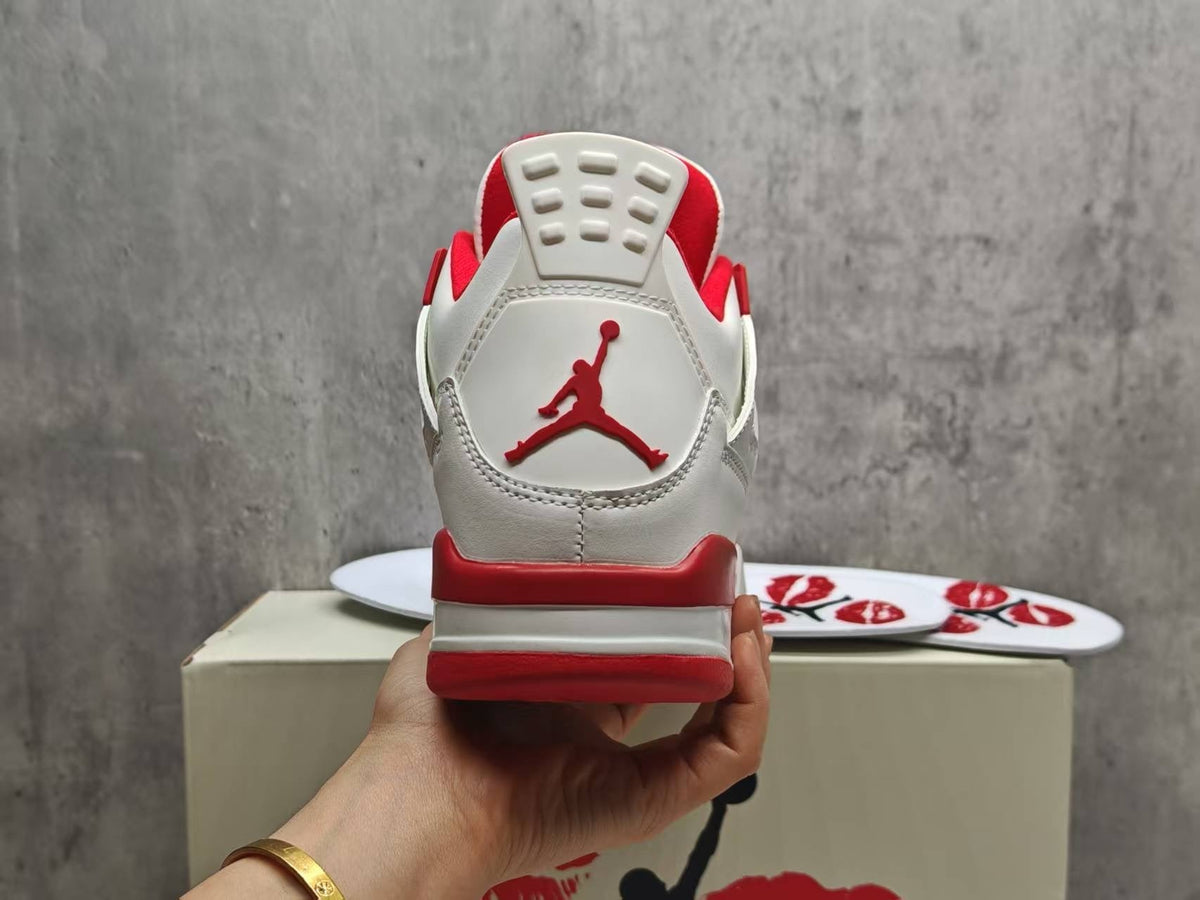 Air Jordan 4 Retro 'Valentine's Day 2026' Pale Ivory / Sierra Red