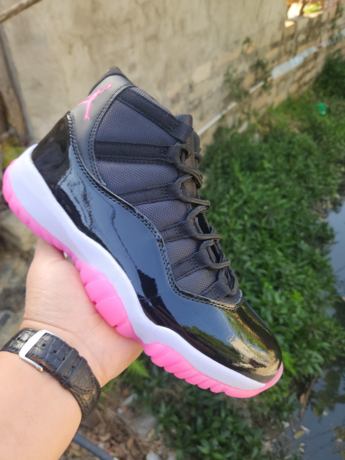 Air Jordan 11 Retro Black‑Rose Red