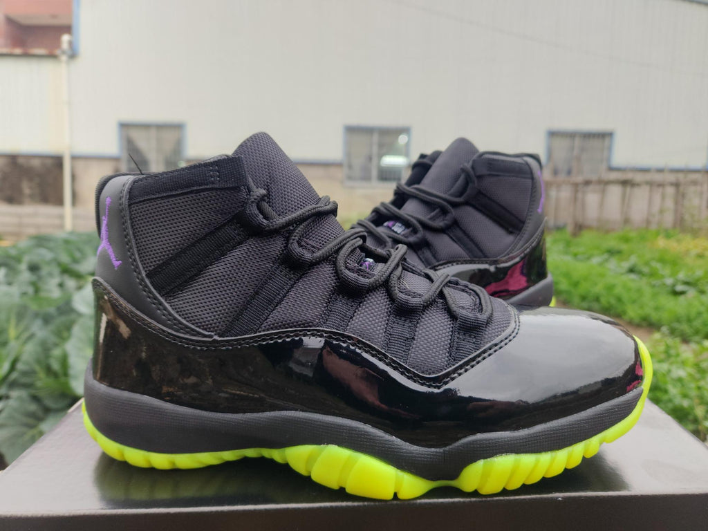 Air Jordan 11 Retro Black & Green Sneaker