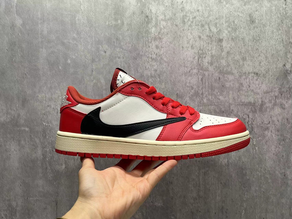 Travis Scott x Air Jordan 1 Low OG SP 'Chicago'