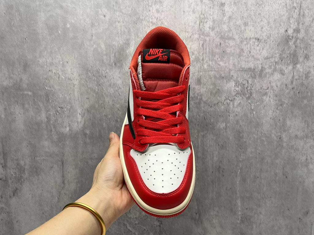 Travis Scott x Air Jordan 1 Low OG SP 'Chicago'