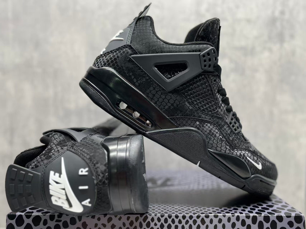 Air Jordan 4 Retro 'Black Cat' 2025