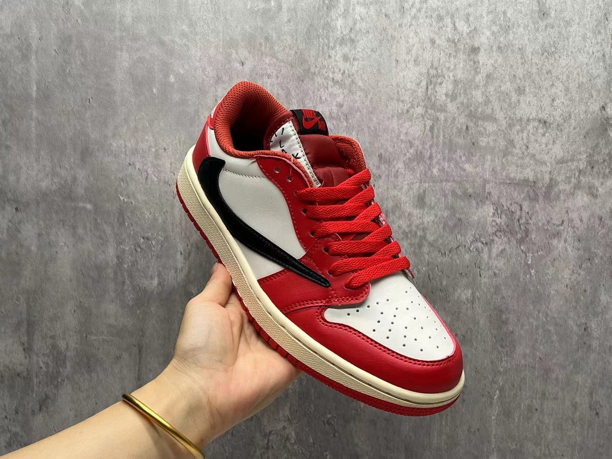 Travis Scott x Air Jordan 1 Low OG SP 'Chicago'