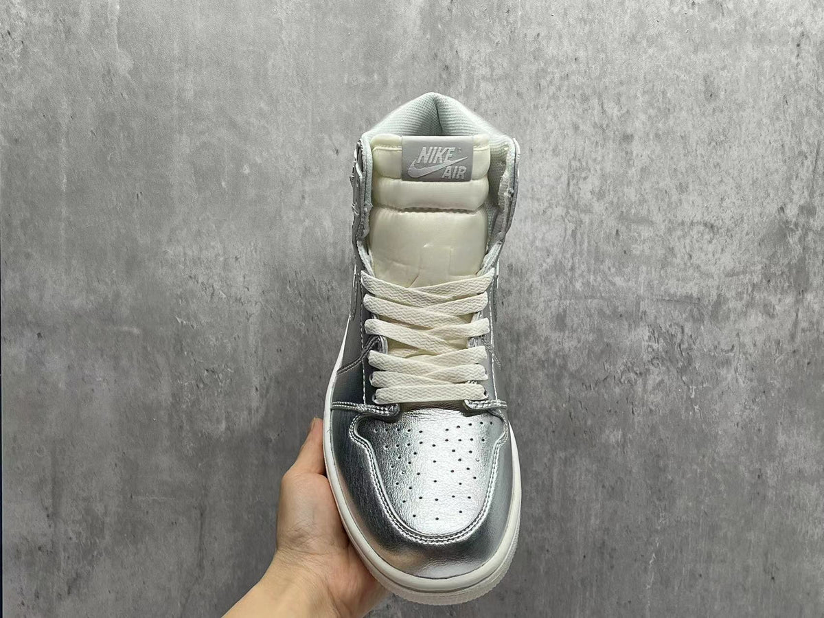 Air Jordan 1 Retro High OG – Metallic Silver
